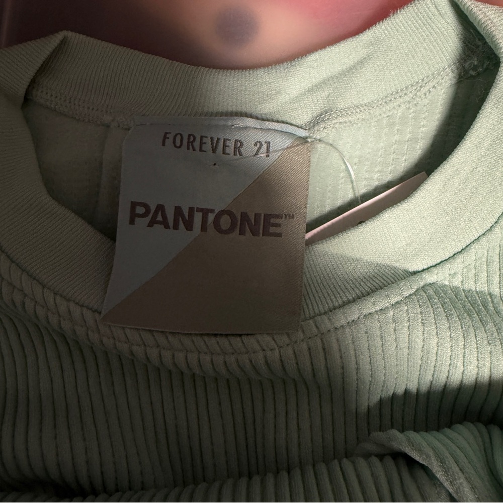 forever 21 pantone set - Picture 3 of 3